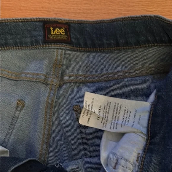 Lee Men's Relaxed Fit Dark Blue Jeans - Picture 2 of 3